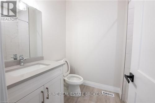6 - 63 Compass Trail, Central Elgin, ON - Indoor Photo Showing Bathroom