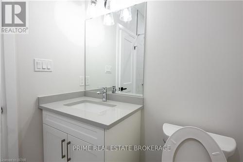 6 - 63 Compass Trail, Central Elgin, ON - Indoor Photo Showing Bathroom