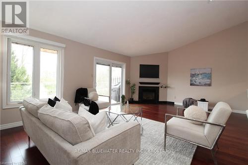 24 - 90 Ontario Street S, Lambton Shores, ON - Indoor Photo Showing Living Room With Fireplace