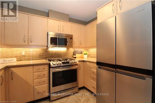 24 - 90 Ontario Street S, Lambton Shores, ON - Indoor Photo Showing Kitchen With Upgraded Kitchen