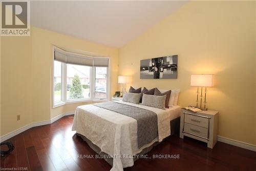 24 - 90 Ontario Street S, Lambton Shores, ON - Indoor Photo Showing Bedroom