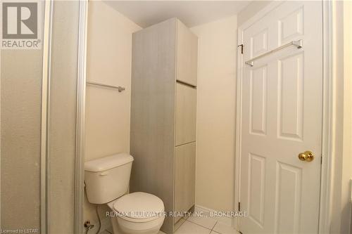 24 - 90 Ontario Street S, Lambton Shores, ON - Indoor Photo Showing Bathroom