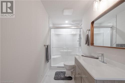 290B Nancy Street, Dutton/Dunwich, ON - Indoor Photo Showing Bathroom