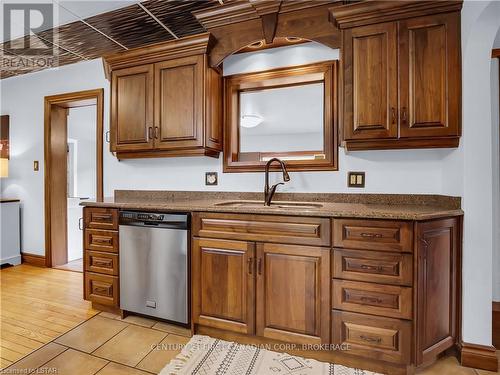 13660 Longwoods Road, Chatham-Kent, ON - Indoor Photo Showing Kitchen