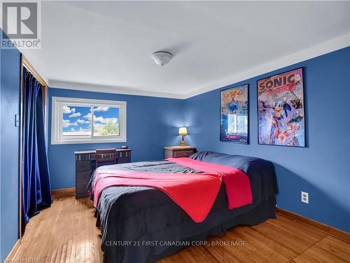 13660 Longwoods Road, Chatham-Kent, ON - Indoor Photo Showing Bedroom