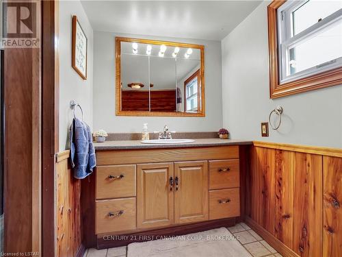 13660 Longwoods Road, Chatham-Kent, ON - Indoor Photo Showing Bathroom