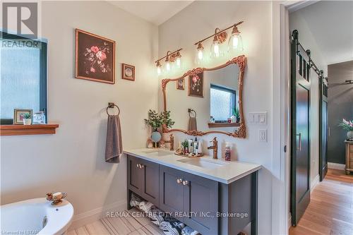 88646 Hilltop Lane, Malahide, ON - Indoor Photo Showing Bathroom