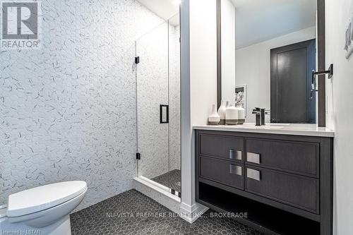7550 Silver Creek Crescent, London, ON - Indoor Photo Showing Bathroom