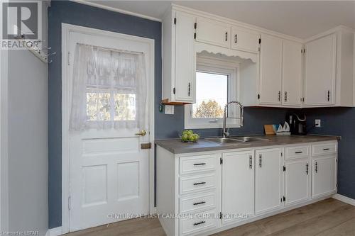 212 Briar Hill Street, Central Elgin, ON - Indoor Photo Showing Kitchen With Double Sink