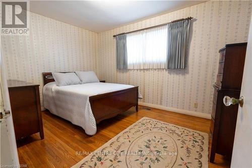 199 Southcrest Dr Drive, London, ON - Indoor Photo Showing Bedroom