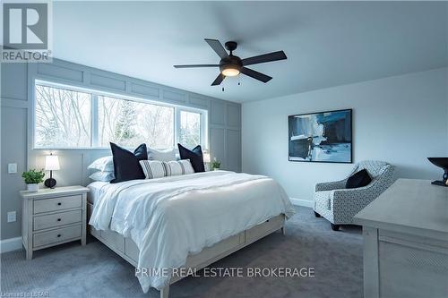 7007 Blue Coast Heights, Plympton-Wyoming, ON - Indoor Photo Showing Bedroom