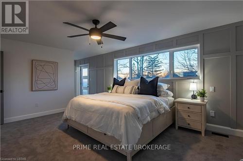 7007 Blue Coast Heights, Plympton-Wyoming, ON - Indoor Photo Showing Bedroom