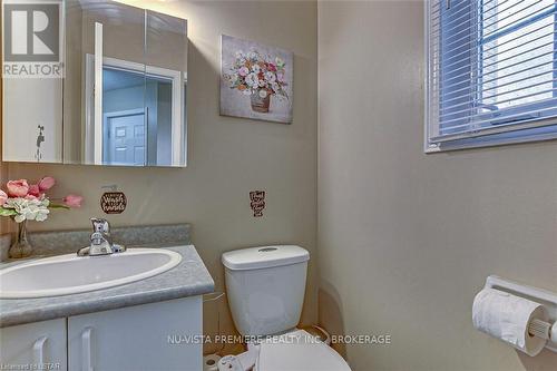 36 Katie Lane, Strathroy-Caradoc, ON - Indoor Photo Showing Bathroom