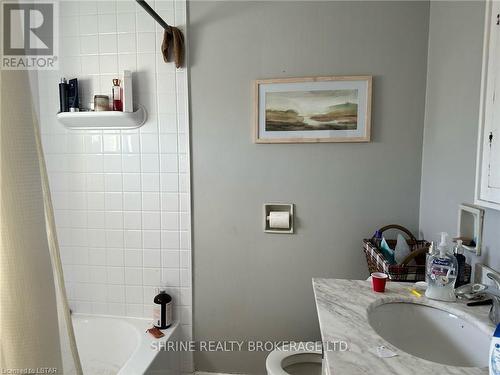 727 Whetter Ave, London, ON - Indoor Photo Showing Bathroom