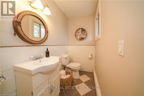 10217 Parkside Crescent, Lambton Shores, ON - Indoor Photo Showing Bathroom