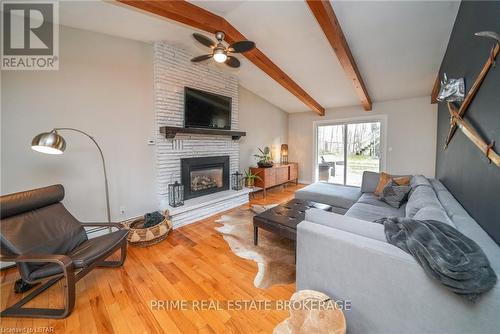 10217 Parkside Crescent, Lambton Shores, ON - Indoor Photo Showing Living Room With Fireplace