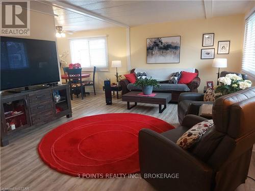 231 Pebble Beach Parkway, South Huron (Stephen Twp), ON - Indoor Photo Showing Living Room