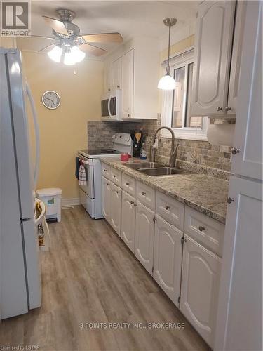 231 Pebble Beach Parkway, South Huron, ON - Indoor Photo Showing Kitchen With Double Sink