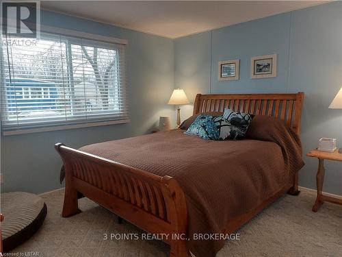 231 Pebble Beach Parkway, South Huron, ON - Indoor Photo Showing Bedroom