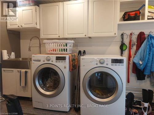 231 Pebble Beach Parkway, South Huron, ON - Indoor Photo Showing Laundry Room