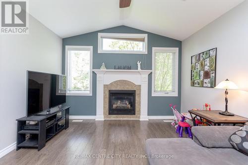 2 Edgewell Crescent, St. Thomas, ON - Indoor Photo Showing Kitchen