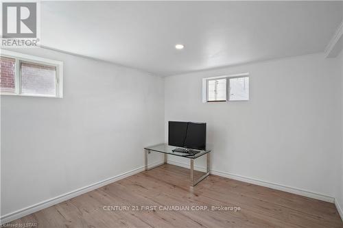33 Wilson Avenue, Chatham-Kent, ON - Indoor Photo Showing Other Room