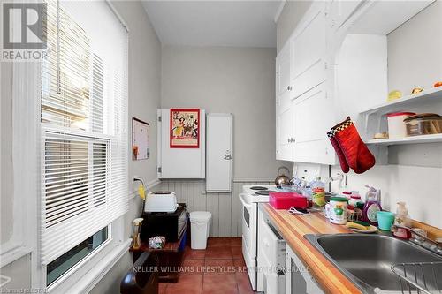 89 Gladstone Avenue, St. Thomas, ON - Indoor Photo Showing Kitchen