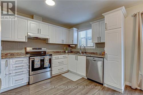24 - 335 Lighthouse Road, London, ON - Indoor Photo Showing Kitchen With Double Sink