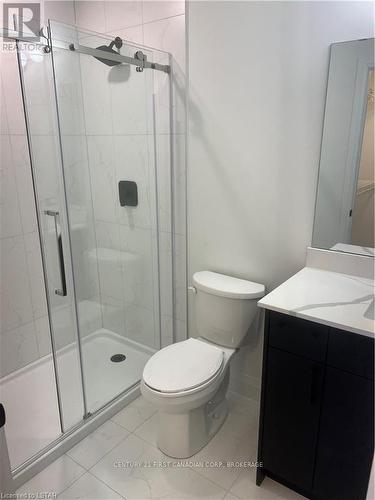 161 - 3900 Savoy Street, London, ON - Indoor Photo Showing Bathroom
