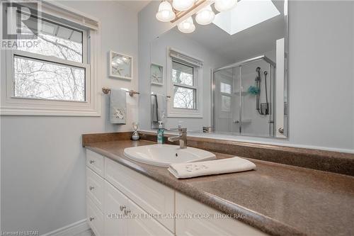 157 Mill Road, Thames Centre, ON - Indoor Photo Showing Bathroom