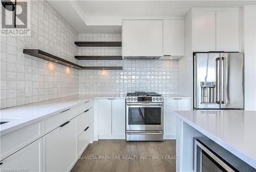 6517 Heathwoods Avenue, London, ON - Indoor Photo Showing Kitchen With Upgraded Kitchen