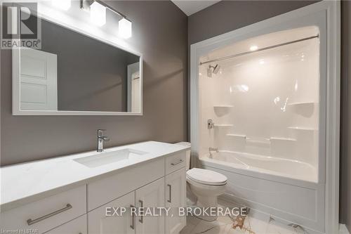 243 Burns Street, Strathroy-Caradoc, ON - Indoor Photo Showing Bathroom