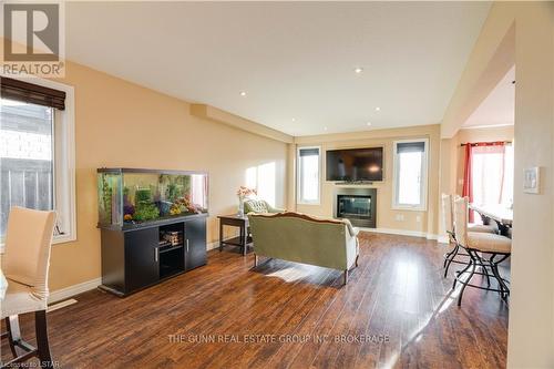 6861 Vallas Circle, London, ON - Indoor With Fireplace