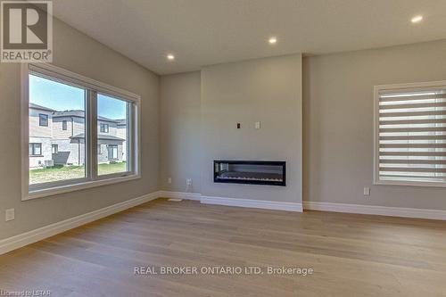 3869 Auckland Avenue, London, ON - Indoor With Fireplace