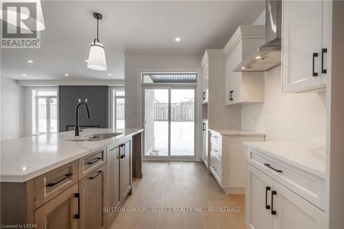 24 Lucas Road, St. Thomas, ON - Indoor Photo Showing Kitchen