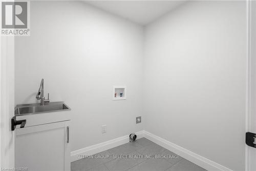 24 Lucas Road, St. Thomas, ON - Indoor Photo Showing Other Room