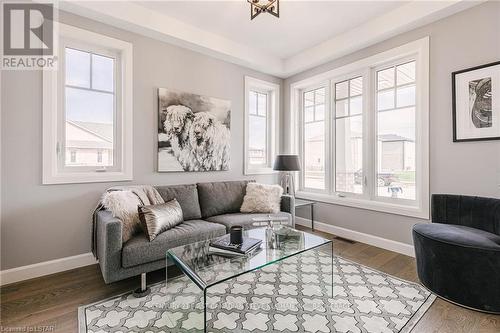 32 - 2650 Buroak Drive, London, ON - Indoor Photo Showing Living Room