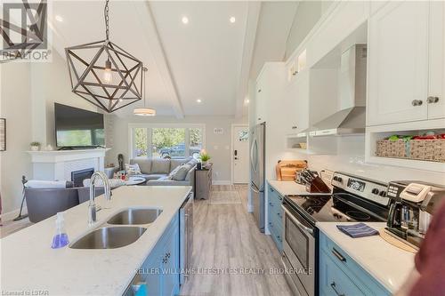 21 Chiniquy Street, Bluewater, ON - Indoor Photo Showing Kitchen With Double Sink With Upgraded Kitchen