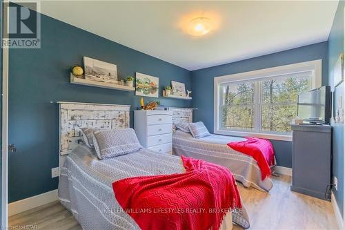 21 Chiniquy Street, Bluewater, ON - Indoor Photo Showing Bedroom