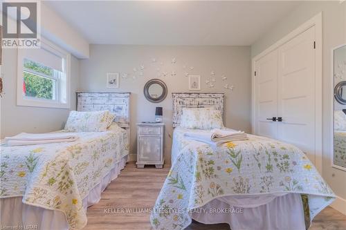 21 Chiniquy Street, Bluewater, ON - Indoor Photo Showing Bedroom