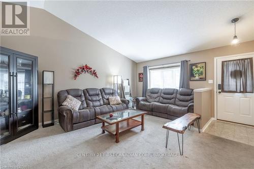 20 - 335 Lighthouse Road, London, ON - Indoor Photo Showing Living Room