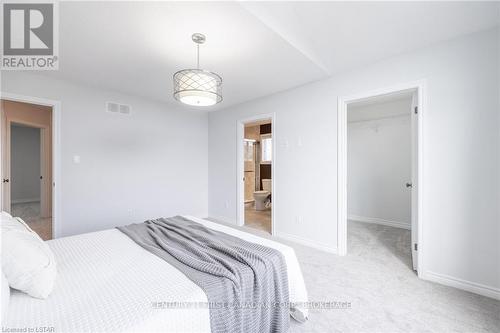 2031 Springridge Drive, London, ON - Indoor Photo Showing Bedroom
