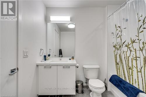 103 - 455 Charlton Avenue, Hamilton, ON - Indoor Photo Showing Bathroom