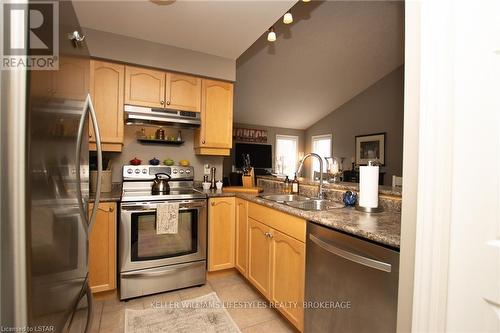 82 - 464 Commissioners Road W, London, ON - Indoor Photo Showing Kitchen With Double Sink