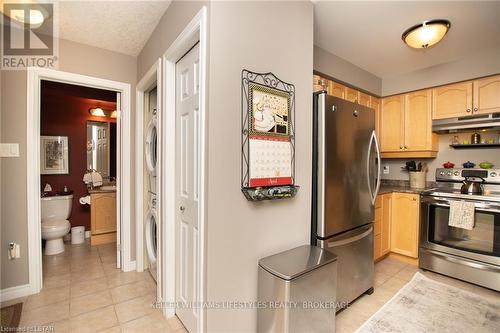 82 - 464 Commissioners Road W, London, ON - Indoor Photo Showing Kitchen