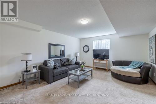 927 Willow Drive, London, ON - Indoor Photo Showing Living Room
