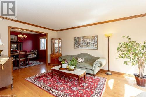 78 Parkview Drive, Thames Centre, ON - Indoor Photo Showing Living Room