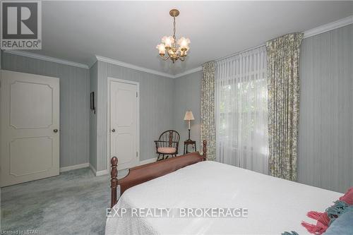 38 Braemar Crescent, London, ON - Indoor Photo Showing Bedroom