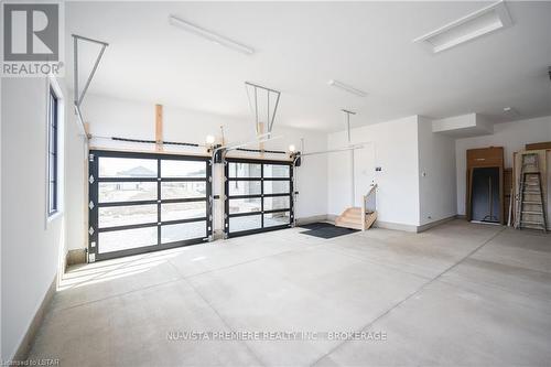 365 Manhattan Drive, London, ON - Indoor Photo Showing Garage