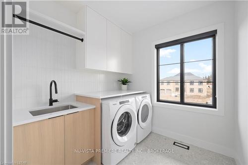 365 Manhattan Drive, London, ON - Indoor Photo Showing Laundry Room